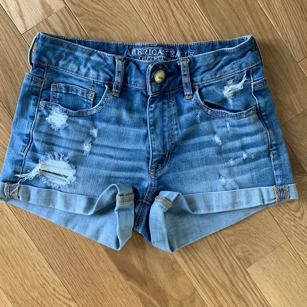 American Eagle AEO High Rise Shorties Size 4 Super Stretch Distressed Shorts EUC